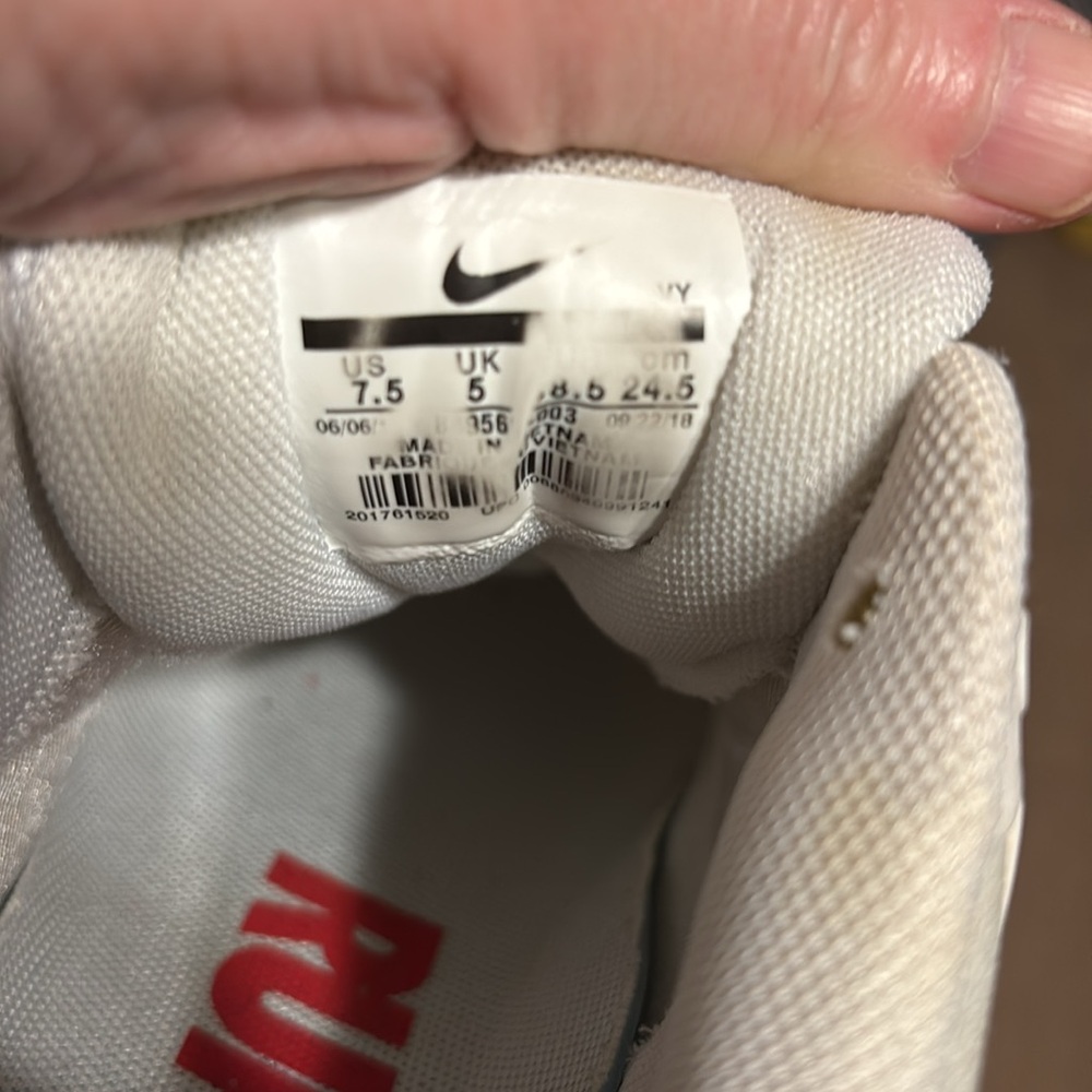 Nike Pride “Rainbow” Shoes - Picture 4 of 4